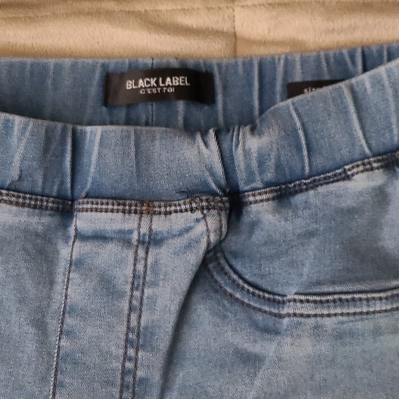 Jeans - Picture 6 of 7